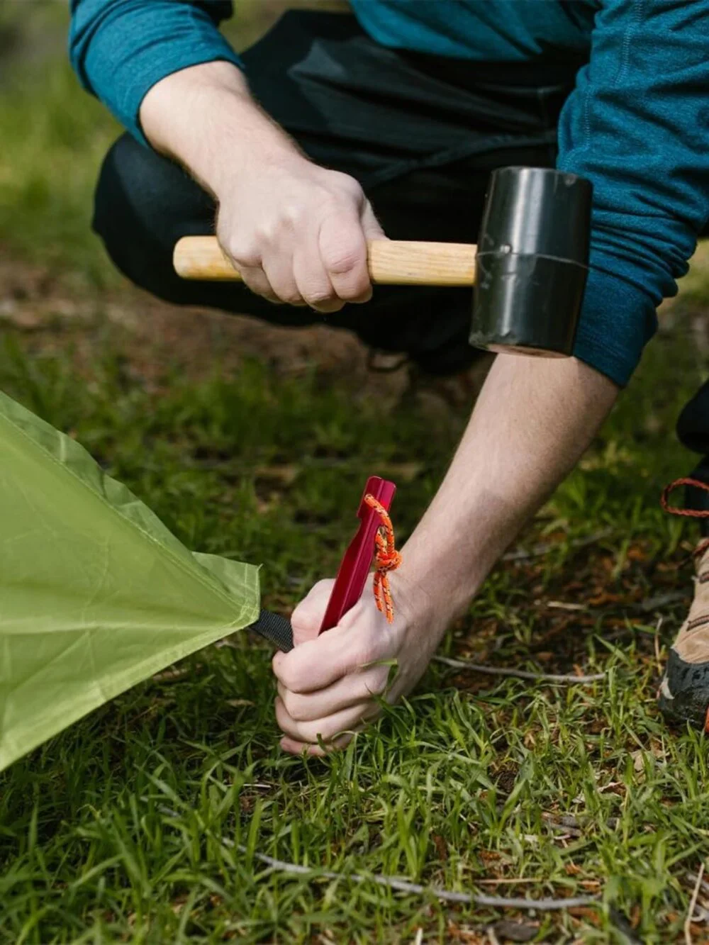 12 Pack Tent Stakes, 7-inch Ultralight Aluminum Ground Pegs with Reflective Pull